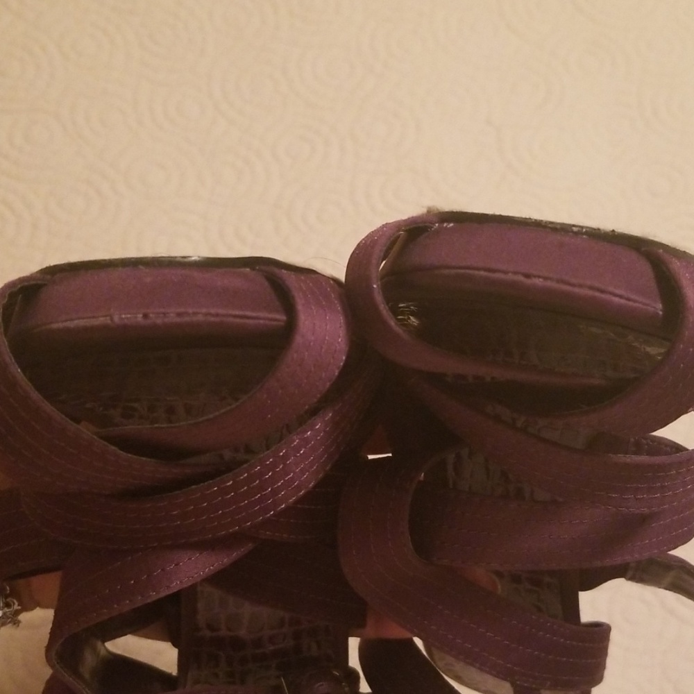 Heels - Picture 5 of 5
